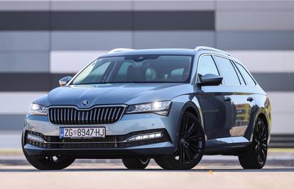 Škoda Superb je prostran i udoban automobil bez mane