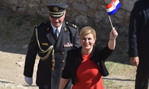 Od jogurta do popevki: Kolinda domoljublje temelji na lažima