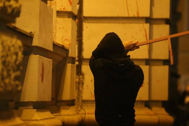 Nekoliko tisuća ljudi na prosvjedu u Novom Sadu