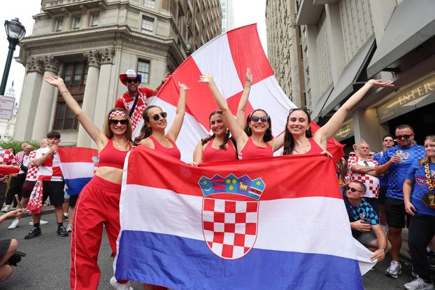 SP 2026 Philadelphia: Navijači se okupljaju prije razvijanja hrvatske zastave uoči utakmice s Ganom