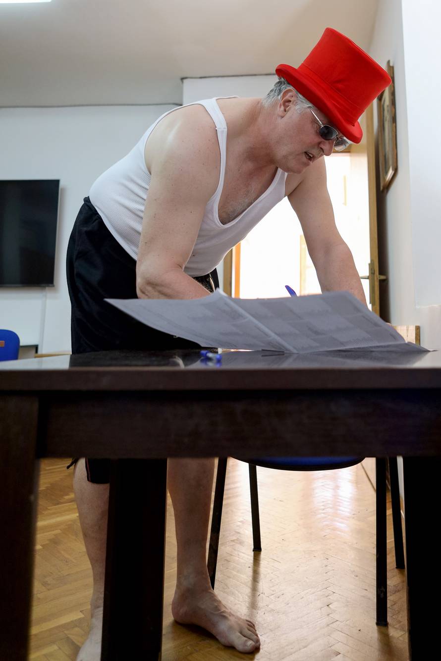 Zadar: Enio Meštrović glasovao na parlamentarnim izborima