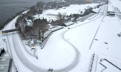 FOTO Snijeg je zatrpao poznatu stazu F1. Evo o kojoj je rije&ccaron;...