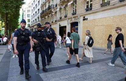 'Što to skrivate među nogama?' U Parizu ga ulovili s nakitom od 10 milijuna eura u donjem vešu