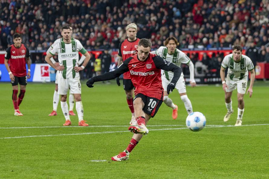 Bayer 04 Leverkusen vs. Borussia Moenchengladbach, Fussball, 1. Bundesliga, 18. Spieltag, Saison 2024/2025, 18.01.2025