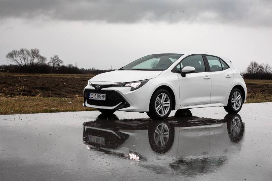 Bez hibrdnog pogona nije tako štedljiva, ali je vrlo povoljna