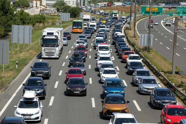 Zagreb: Velike gužve na naplatnoj postaji Lučko