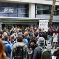 Studenti u Srbiji blokirali ulaz u RTS i RTV. Traže objektivno izvještavanje o situaciji u zemlji