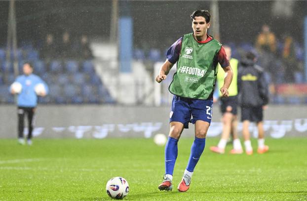 Podgorica: Zagrijavanje igrača prije početka utakmice Crna Gora - Hrvatska