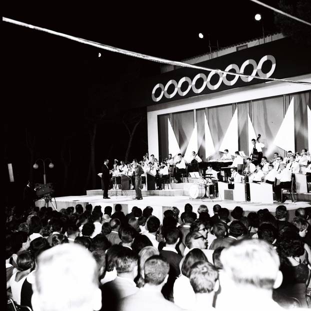 Otkrivamo davne prizore naših najvećih pjevačkih legendi iz slavnog Ljetnog kina Bačvice