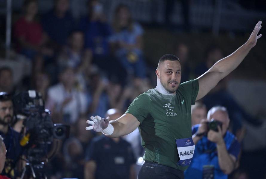 Zagreb: Boris Hanžeković memorijal, natjecanje u bacanju kugle na Sveučilišnoj livadi