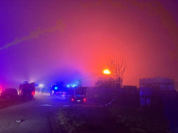 FOTO Požar i detonacije u Zaboku: Ovako je gorio CIAK
