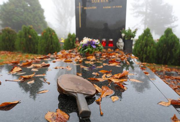 Zagreb: Posljednja počivalista poznatih Hrvata na groblju Mirogoj