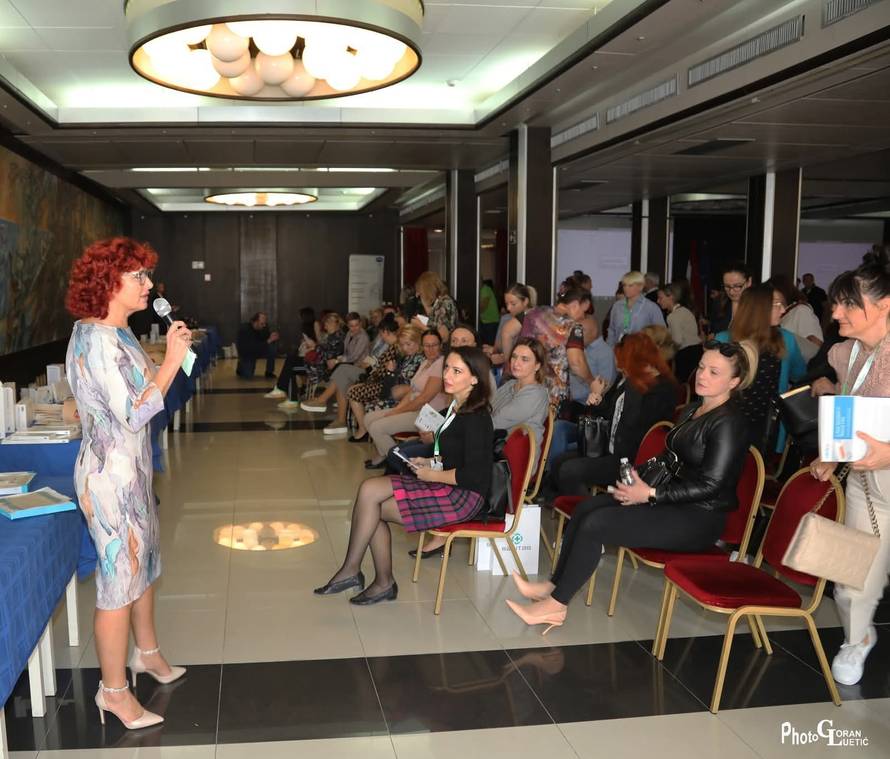 Ustanova iz malog mjesta, rezultati na svjetskoj razini