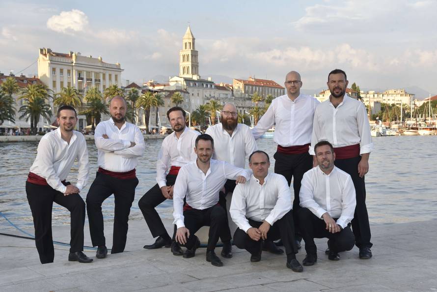 Klapski hitovi u utrci za Cesaricu