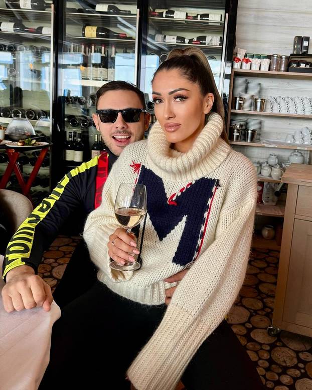 FOTO Hana Hadžiavdagić slavi rođendan: Pogledajte kako se mijenjala kroz godine...