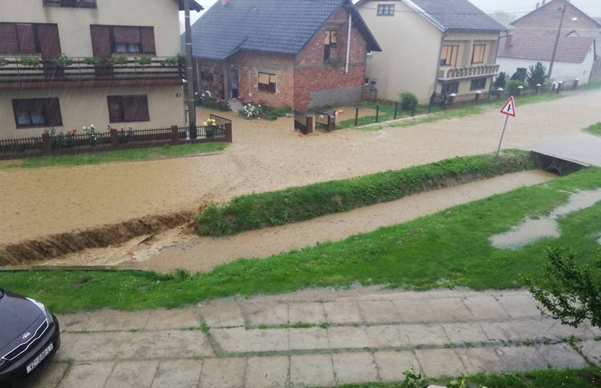 Sjever Hrvatske poharalo jako nevrijeme, u Ludbregu pala tuča