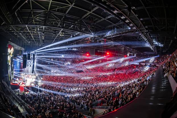 FOTO Kakva kombinacija! Evo u čemu je Seve nastupila u Areni