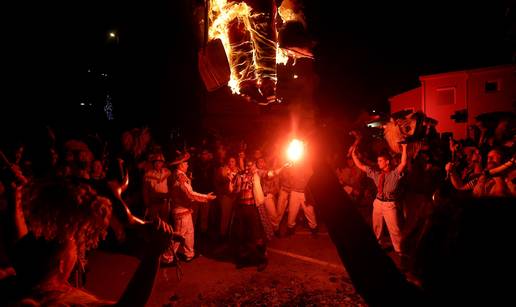 Halubajski zvon&ccaron;ari i paljenje Pusta obilje&zcaron;ili kraj pusne sezone u Vi&scaron;kovu