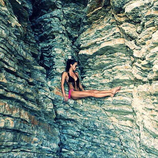 FOTO I tad je nosila tangice: Ovako je supruga slovenskog premijera izgledala kao plavuša