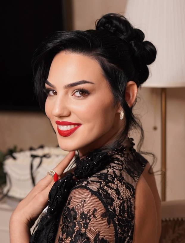 FOTO Vatrena crnka Anamaria zapalila mreže: Pogledajte njezinu besprijekornu figuru