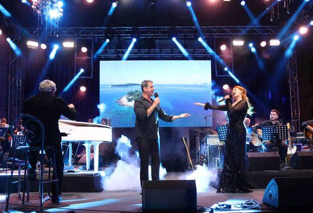 Šibenik: Prva večer Dalmatinske šansone posvećena Vinku Coci