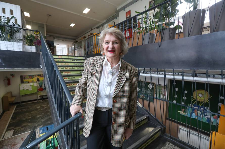 24SATA Zagreb: Učenici, kolege i obitelj pripremili su ispraćaj za ravnateljicu Josipu Zorić