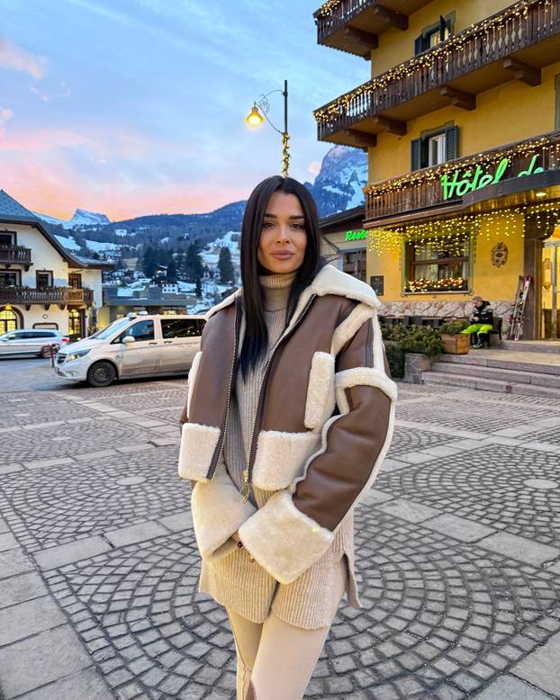 FOTO Tko je Ćorićeva djevojka? Nekad sportska nada danas je influencerica i uživa po svijetu