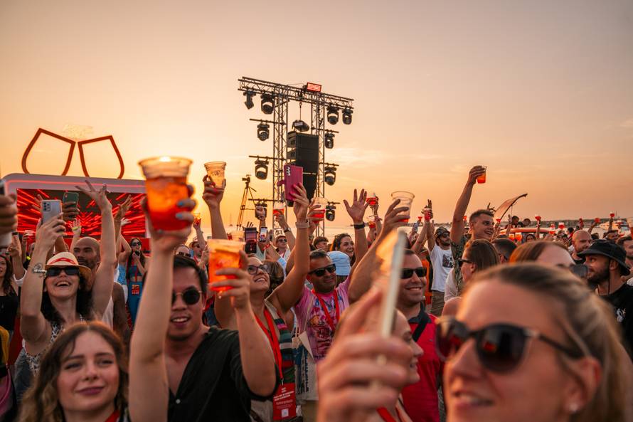 Fenomenalan event Sunset in a glass obilježio je nazaboravan nastup DJ-a Fedde le Granda