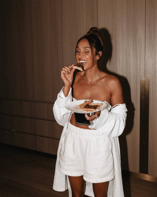 FOTO Kayla je jedna od najvećih fitness influencerica - Evo uz kojih par vježbi ostaje fit