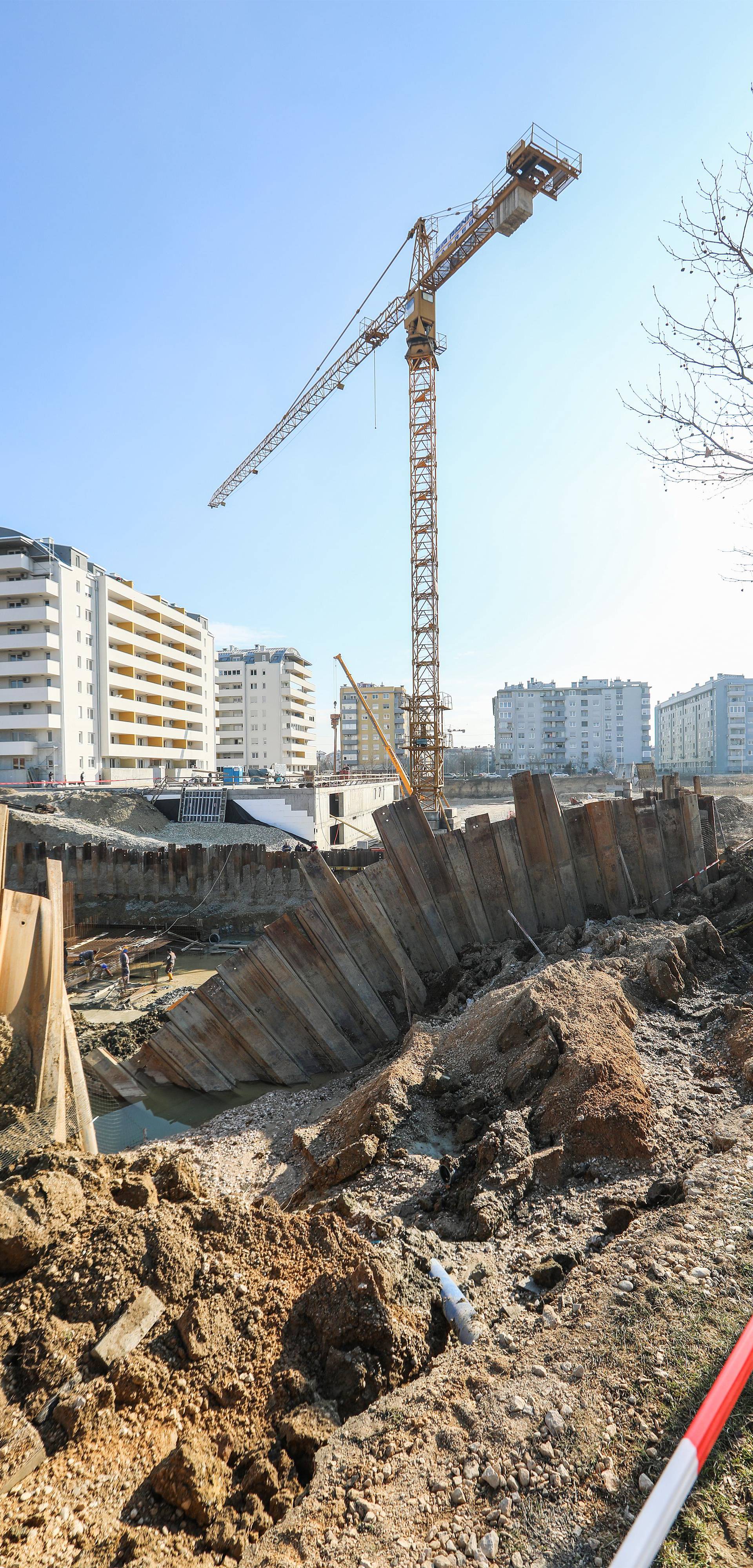 U zagrebačkom naselju Špansko urušio se dio pješačkog nogostupa