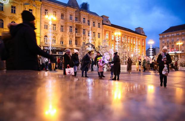 Zagreb: Zagrebački Advent na Trgu bana Jelačića