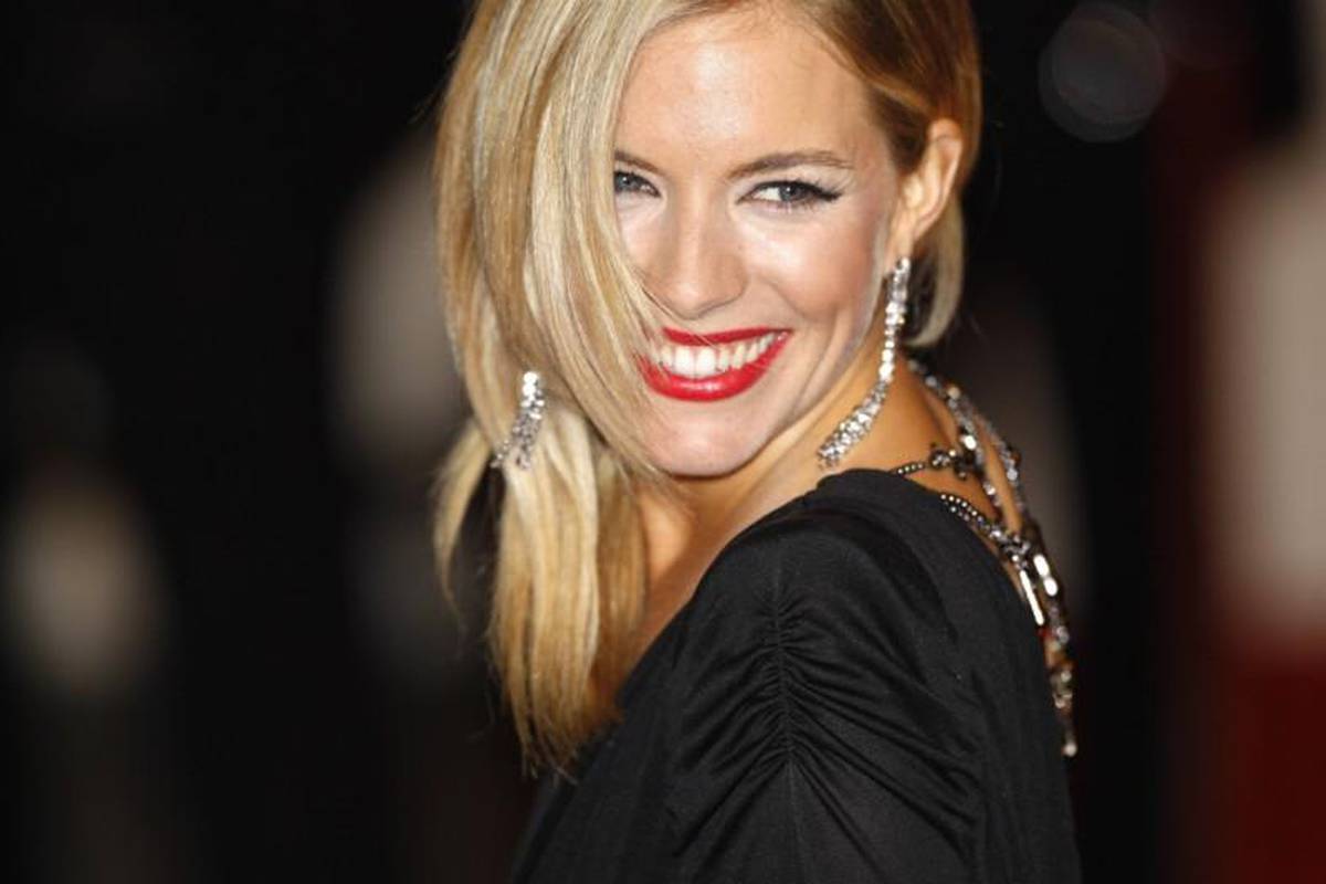 Sienna Miller Prodaje Kucu Odlucila Zivjeti S Judeom 24sata