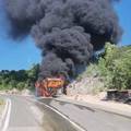 Zapalio se autobus na relaciji Imotski-Zagvozd: 'U njemu je bilo 52 djece, išli na ekskurziju'