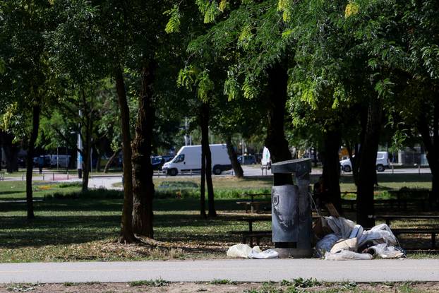 Zagreb: Neočišćen Bundek šest dana nakon koncerta Marka Perkovića Thompsona