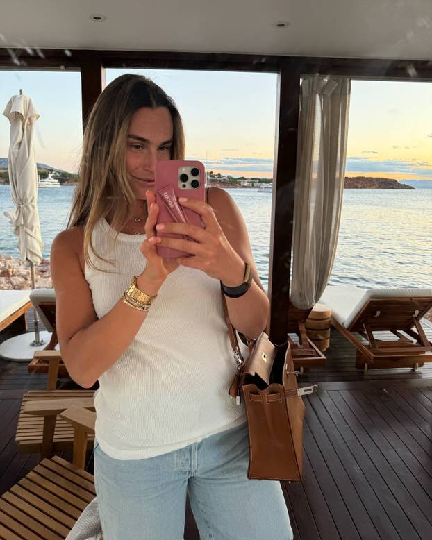 FOTO Vruće ljeto najbolje na svijetu: Skinula se za pratitelje, napunila baterije i pomela sve