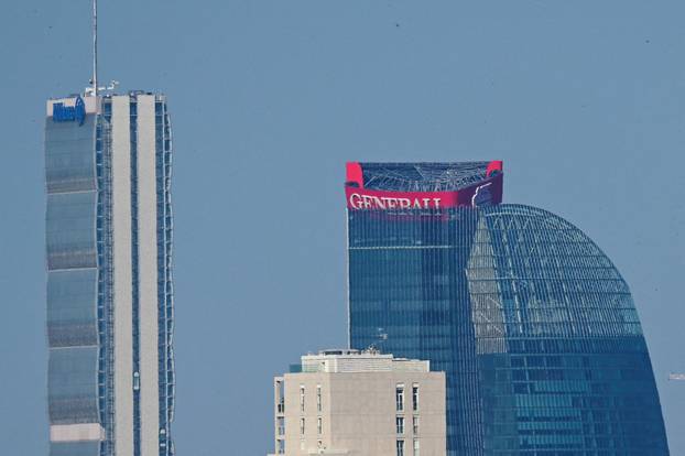 'Generali' sign atop insurer's skyscraper offices collapses in Milan
