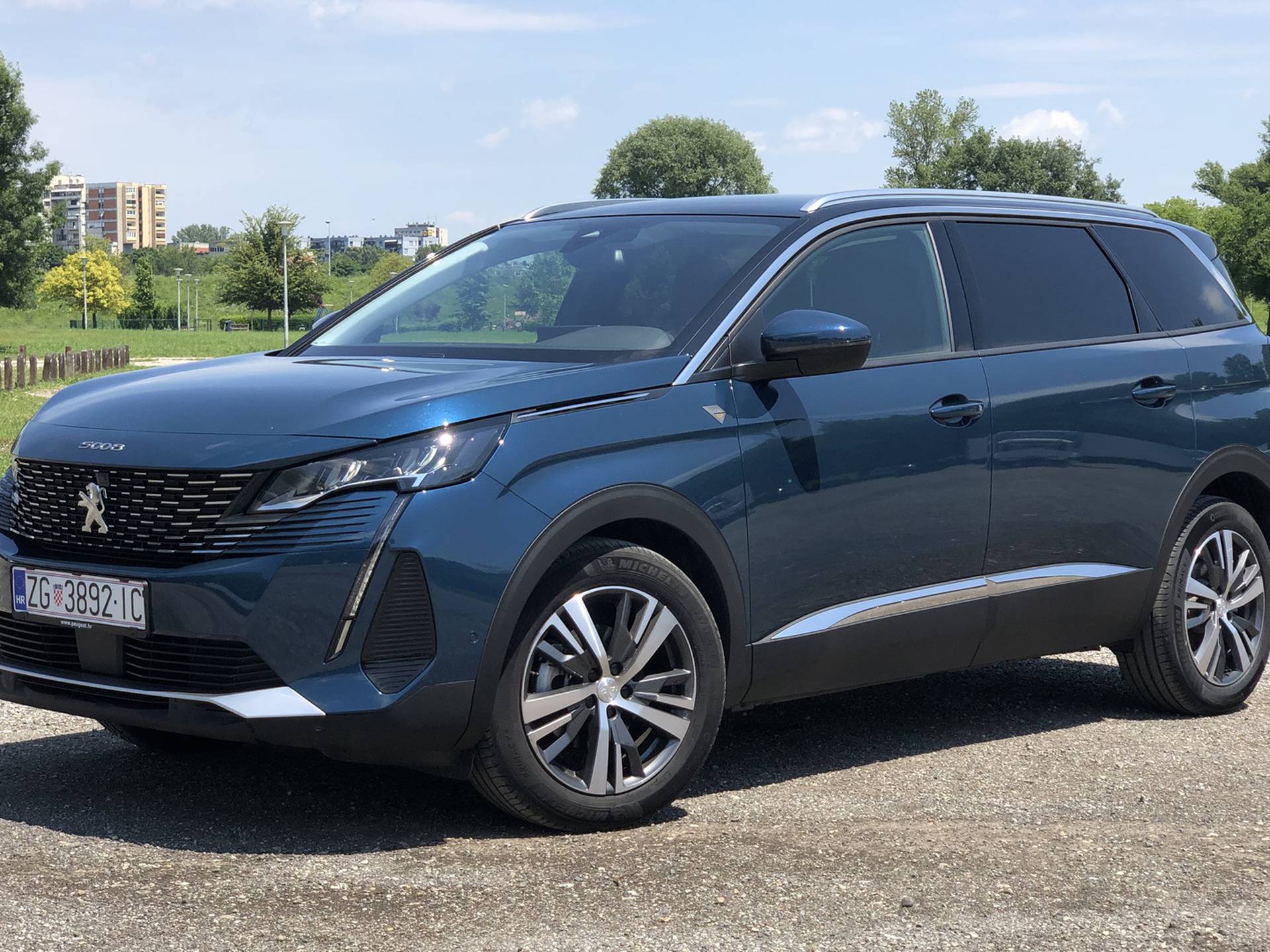 Peugeot 5008, atraktivan i dobar SUV idealan za putovanja