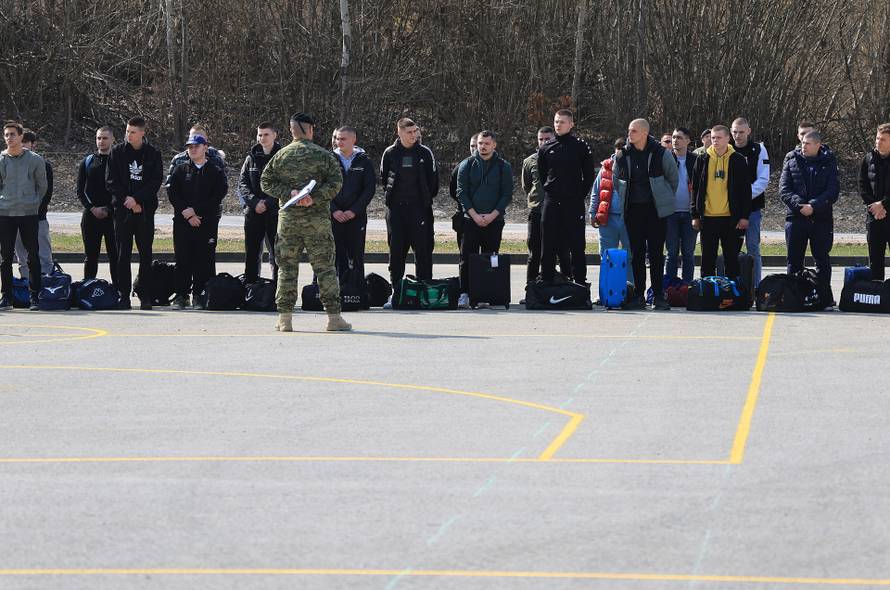 Ministar Anušić i general Kundid na prvom danu TVO-a na Slunju