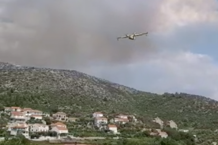 Požar kod Dubrovnika, 15h, kanaderi