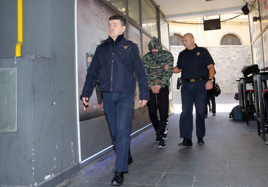 'Istina, ošamario sam je, ali joj nisam  lupao glavom o asfalt...'