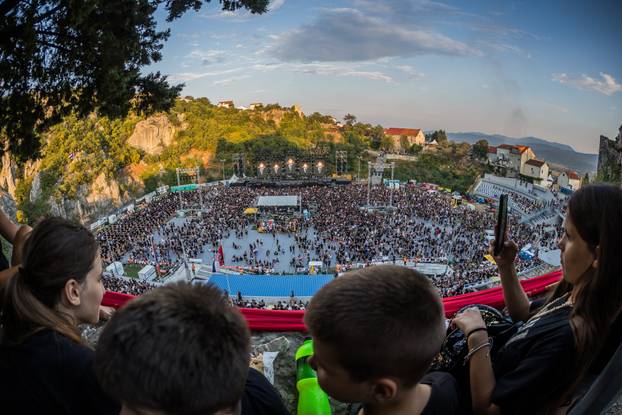Atmosfera u Imotskom uoči koncerta Marka Perkovića Thomsona