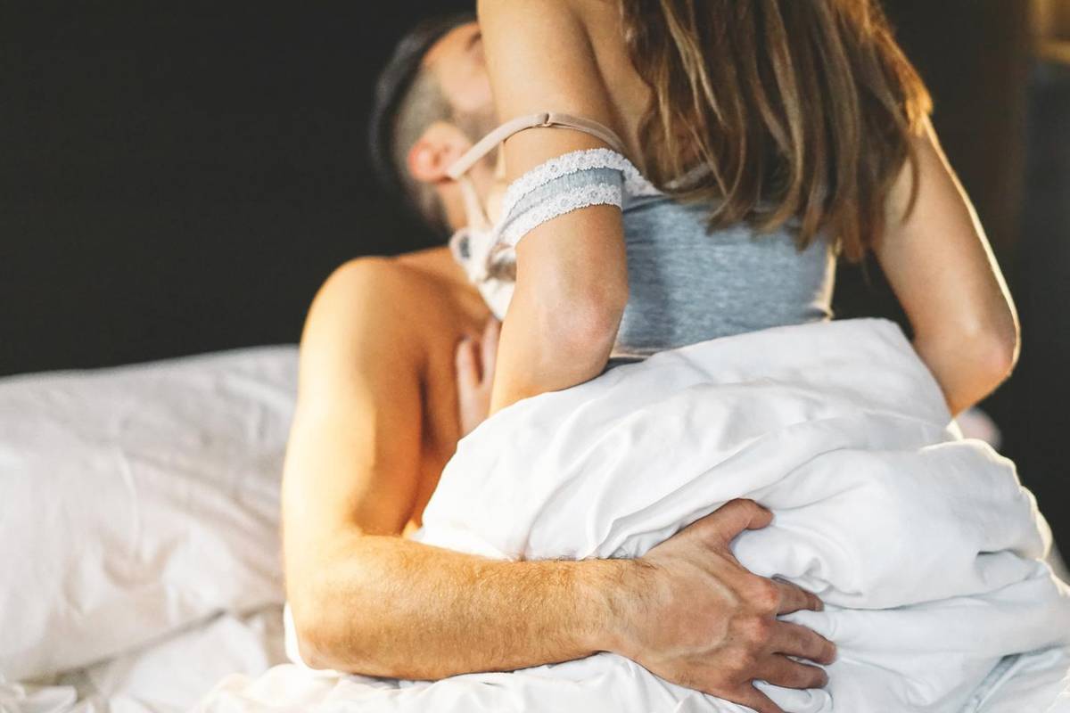 Prvi sex na njemu
