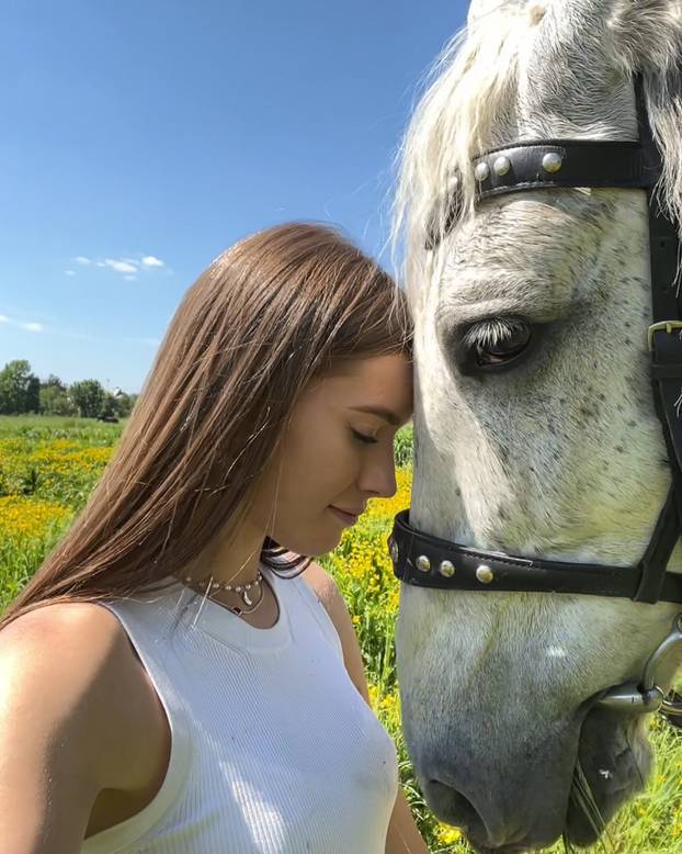 FOTO Nekoć je jahala, a danas je vrsna odbojkašica u Turskoj. Ona je 198 cm visoka senzacija