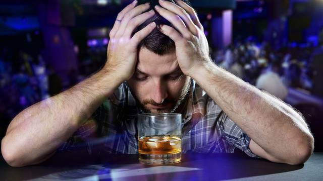 10 ranih znakova alkoholizma koje ne smijete ignorirati - ne tražite opravdanja, suočite se!