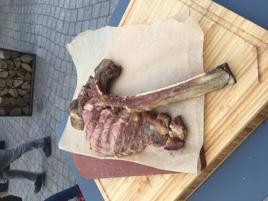 Zagrebački advent: Zalogaji od 15 kuna, kuhano vino za 10 kn