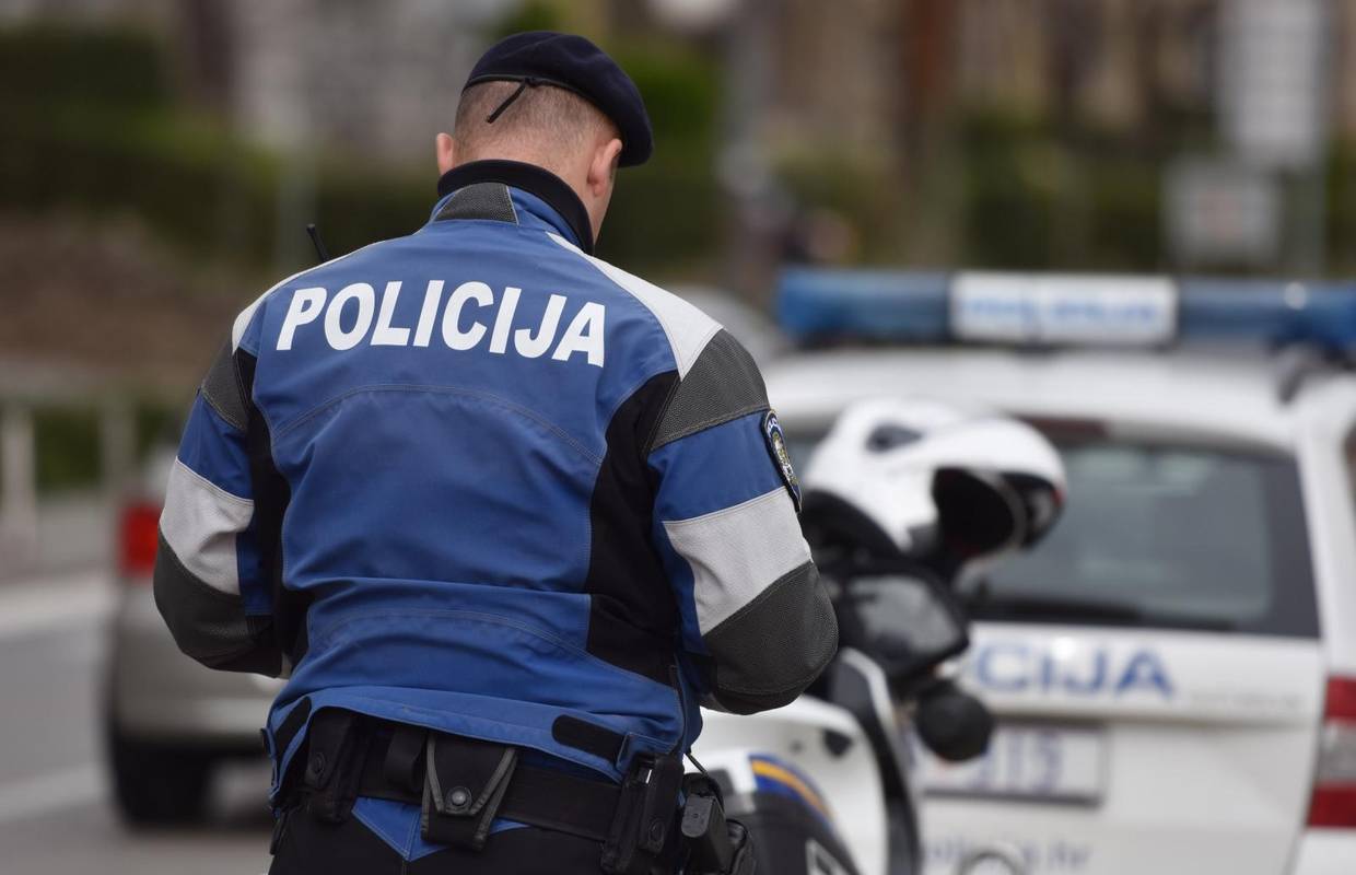 Policija: Autobus kosovskih registracija sletio s ceste, troje poginulih, deseci ozlijeđenih