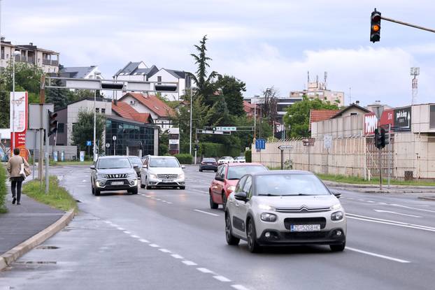 Zagreb: Počeli radovi na nadvožnjaku, promet u Zagrebačkoj za sada bez problema