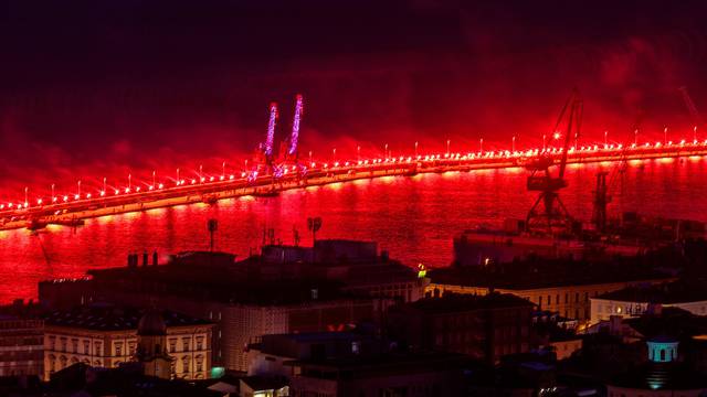 Rijeka: Paljenje 222 baklje na Molo longu povodom obljetnice VRO Oluja