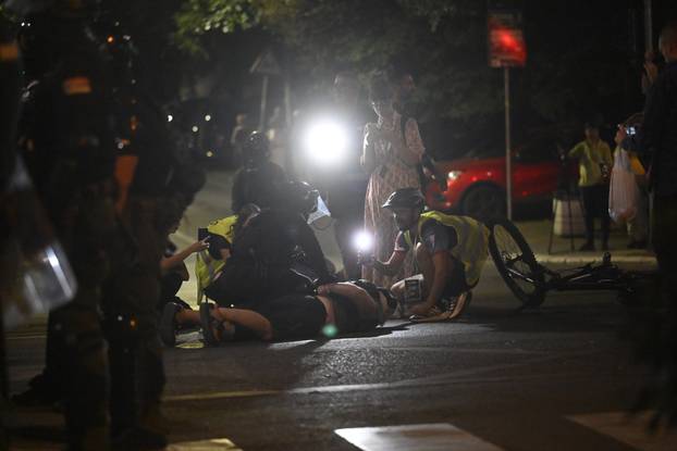 Beograd: Sukob građana i studenata s policijom tijekom prosvijeda